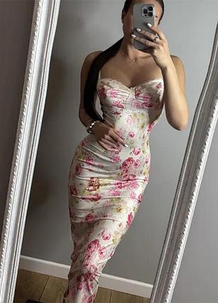 Распродажа платье prettylittlething миди с цветочным принтом10 фото