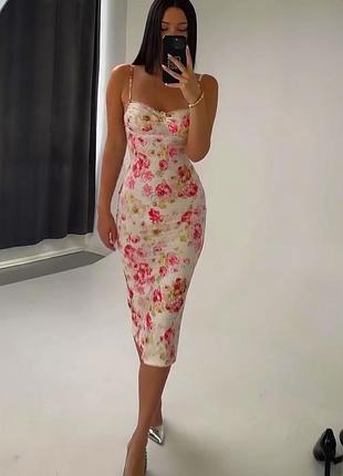 Распродажа платье prettylittlething миди с цветочным принтом7 фото