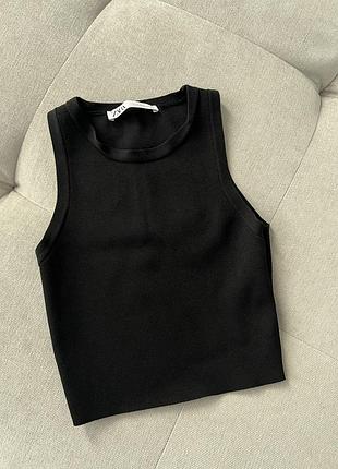 Чорний топ zara