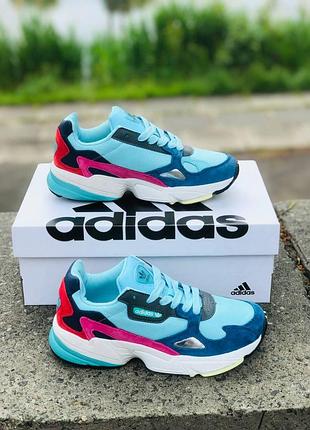 Женские кроссовки adidas falcone