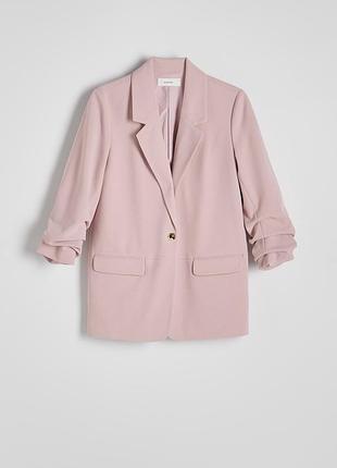 Фірмовий блейзер від reserved .