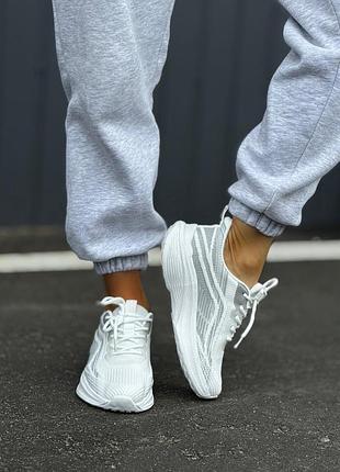 Женские кроссовки style
