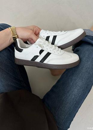 Кроссовки, кеды женские белые кожаные