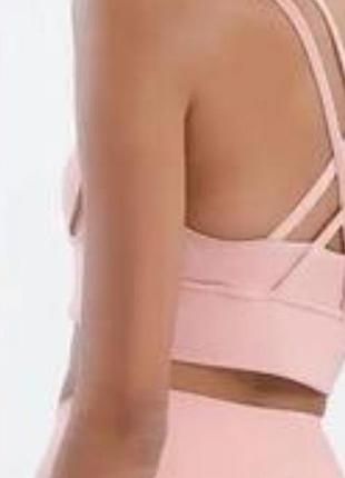 Бюстгальтер для занятий спортом. marks spencer