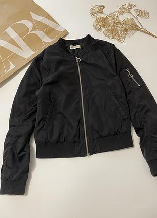 Куртка бомбер