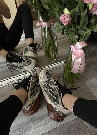 Жіночі кросівки adidas