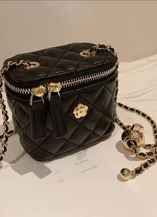 Трендовая стильная женская сумка сумочка через плечо клатч багет на цепочке квадратная