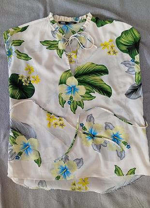 Блузка очень красивая