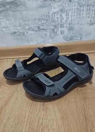 Сандалии Koi footwear hydra all black matrix platform boots