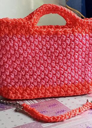 Сумка жіноча в'язана гачком  зі шнура.