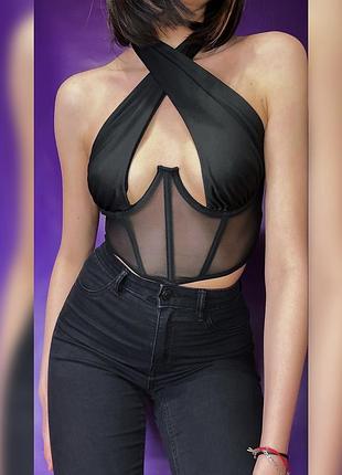 Топ чорний, завʼязується на шиї