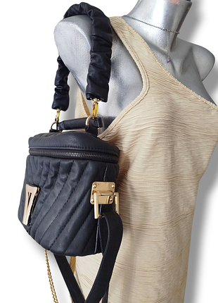 Кожаный черный ремешок к сумке.