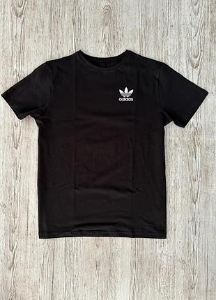 Мужская футболка adidas черная