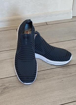 Продам кроссовки carrera (оригинал)