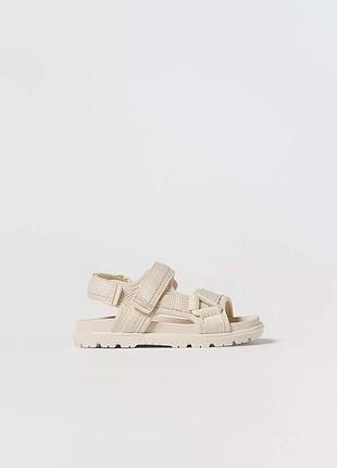 Босоніжки zara