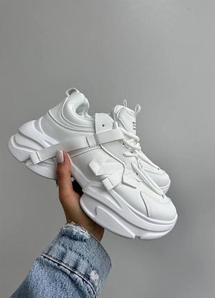 Невероятные белые высокие кроссовки