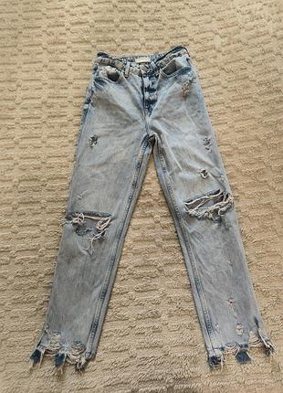 Джинсы рваные, стильные джинсы