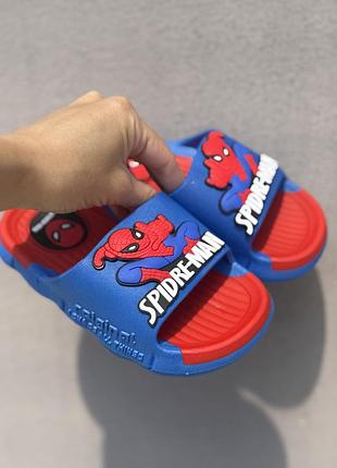 Шльопанці спайдермен