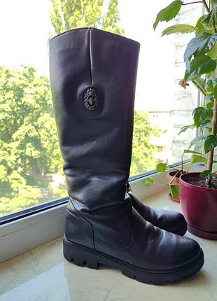 Зимние высокие сапоги