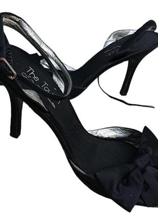Фирменные босоножки каблук ремешки бант