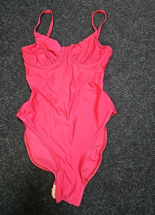 Цельный купальник цвета фуксия