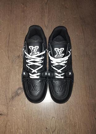 Стильні чоловічі кросівки trainer