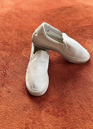 Кеди фірми nike 37,5 розміру за устілкою 24 см.