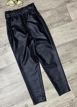 Штаны эко-кожа, кожаные штаны mom lipsy, р.m