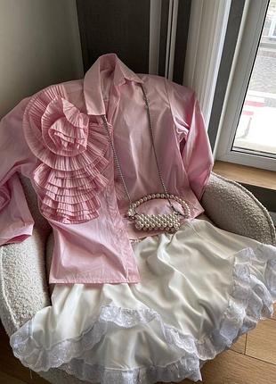 Сорочка блуза рожева з квіткою брошкою