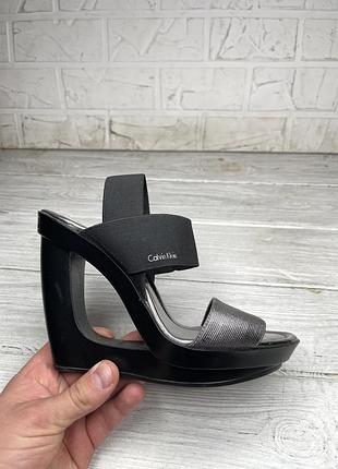 Крутые босоножки calvin klein elena