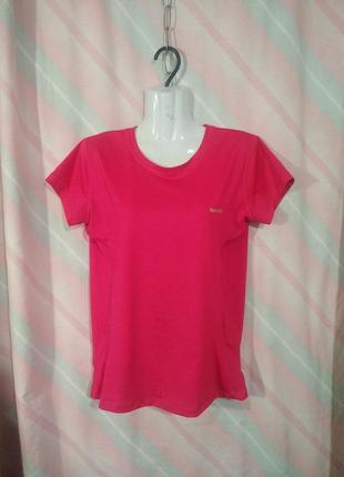 Фірмова футболка