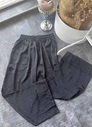 Широкие шелковые брюки с блестками