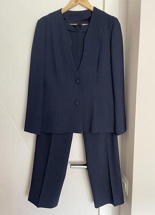 Костюм жіночий літній класичний (розмір л)