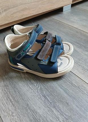 Босоніжки для хлопчика том