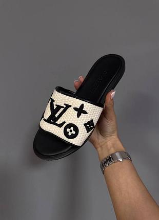 Black / cream slides