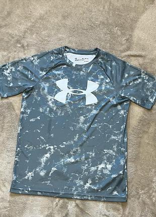 Футболка under armour