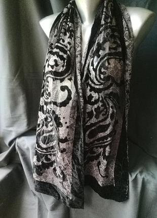 Шарф с бархатными вставками