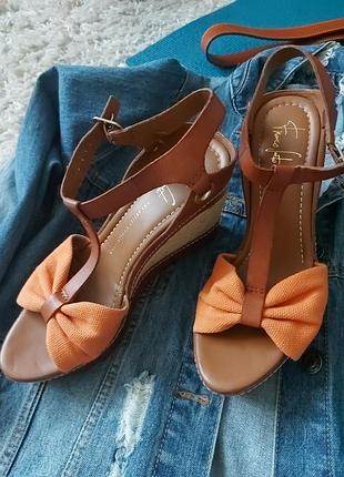 Летние кожаные босоножки