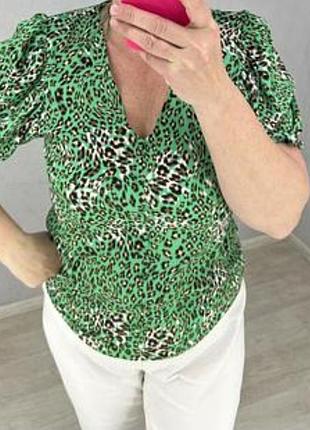 Блуза в леопардовий принт з рукавами буфами