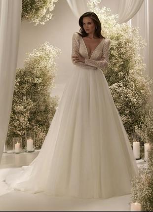 Весільна сукня