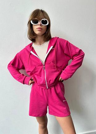Костюм з шортами