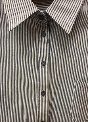 Очень красивая и стильная брендовая рубашка в полоску.