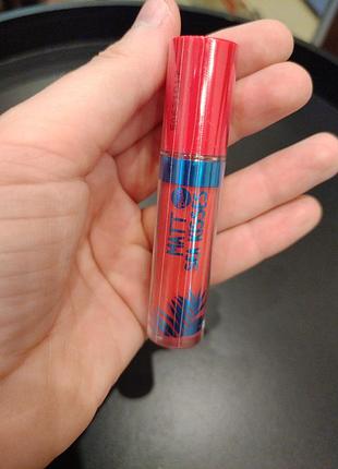 Матова оксамитова помада від bell