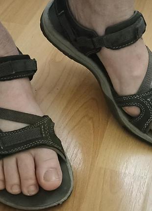 Удобные кожаные босоножки "merrell", р. 39, в очень хорошем состоянии.