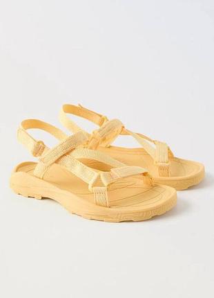 Сандалии zara