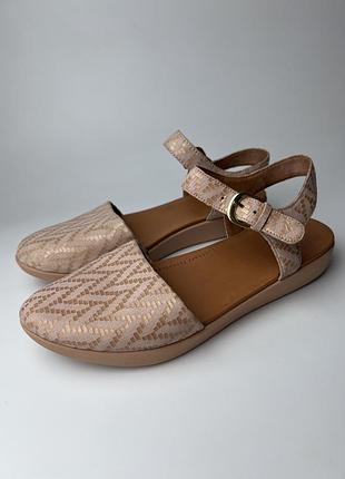 Шкіряні босоніжки fitflop англія