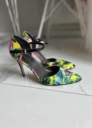 Туфлі на шпильці carvela 39 розмір