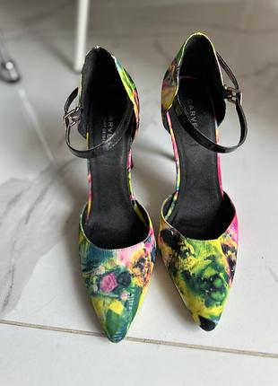 Туфлі на шпильці carvela 39 розмір3 фото