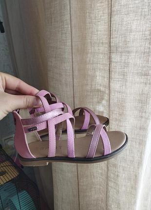 Босоножки для девочки
