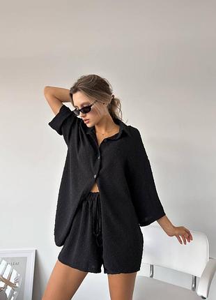 Жіночий чорний базовий костюм з шортами